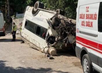 Tarım işçilerini taşıyan araç kaza yaptı: 4’ü ağır 27 yaralı