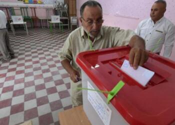 Tunus halkı yeni anayasa için oy kullandı