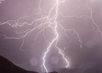 Hindistan’da yıldırım düşmesi sonucu 20 kişi öldü