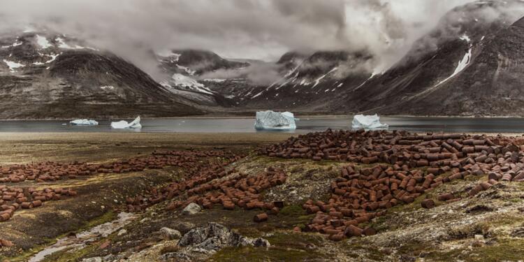 Grönland’da buzlar erisin diye bekleyenler!