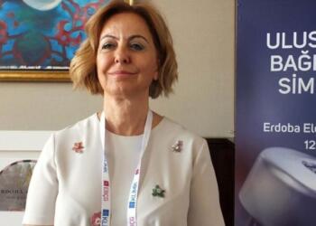 Aşı karşıtlarının hedef aldığı doktorun kapısına dana dili bırakıldı