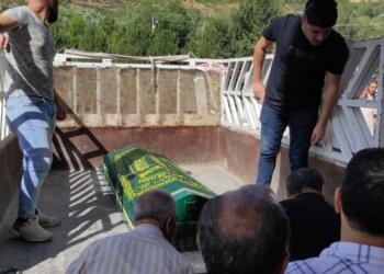 AKP’li Gevaş Belediyesi bir kadının cenazesine araç vermedi