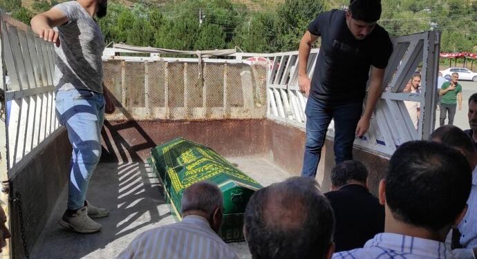 AKP’li Gevaş Belediyesi bir kadının cenazesine araç vermedi