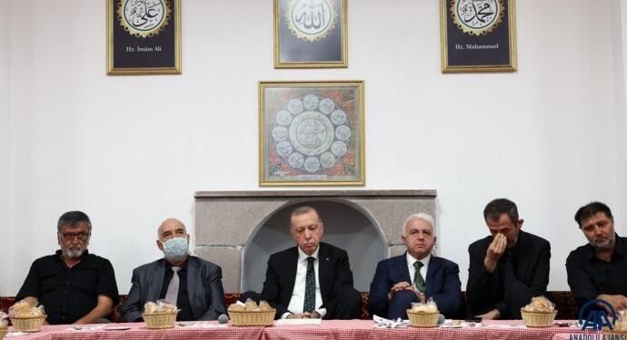 ‘Bizi tanımayan sistemin sofrasına oturmak zulmü kabul etmektir’