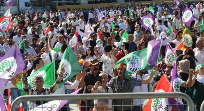 ‘Çözüm Biz’de’ mitinginde binler haykırdı: ‘Çözüm HDP’