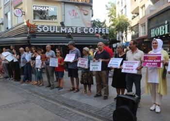 İzmir’de barış zinciri: Savaşa, ranta, talana karşı barışı savun