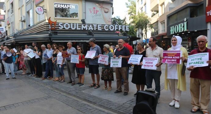 İzmir’de barış zinciri: Savaşa, ranta, talana karşı barışı savun