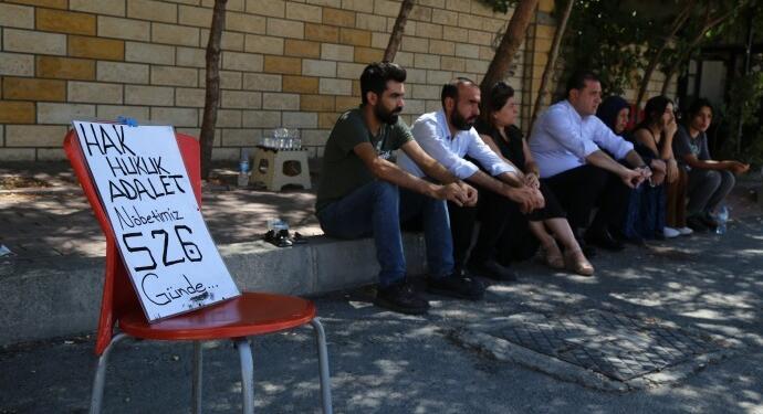 Urfa Barosu Şenyaşar ailesiyle nöbette: Adalet dilenmiyoruz, yasalar uygulansın