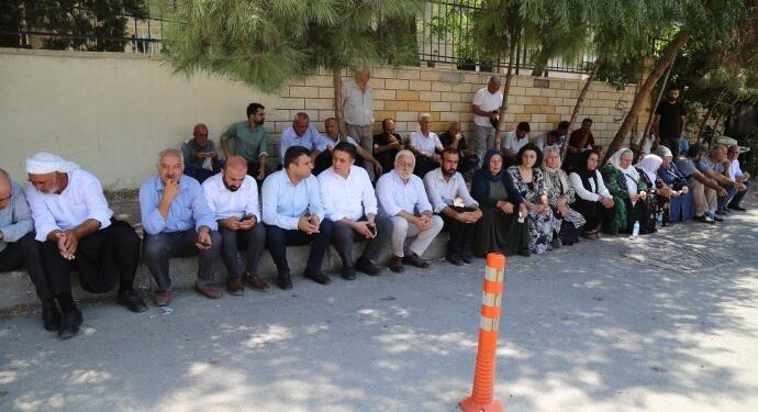 HDP Grup Başkanvekili Oluç, Şenyaşar ailesini ziyaret etti