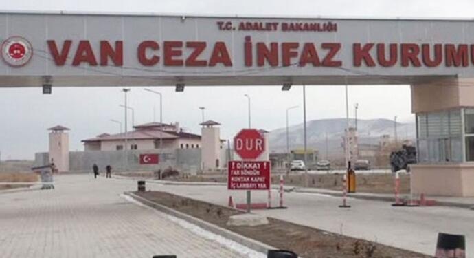 Hak ihlallerine karşı açlık grevine başladılar