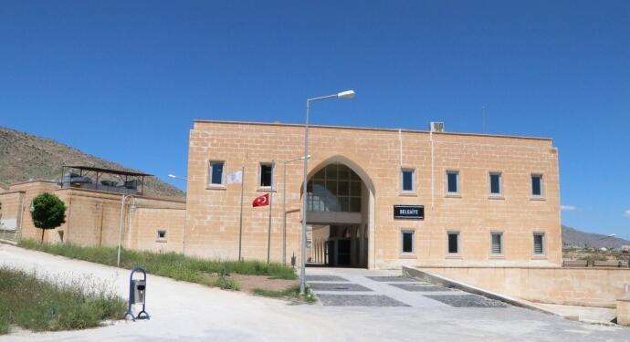AKP’den istifa eden başkanvekili usulsüz işe alınanların listesini paylaştı