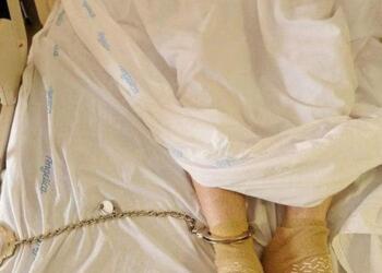 Kelepçeli tedaviyi reddedene darp ve hücre cezası!