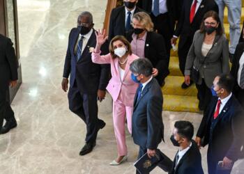ABD-Çin arasında gerginlik: Pelosi’nin uçağı Tayvan’a indi