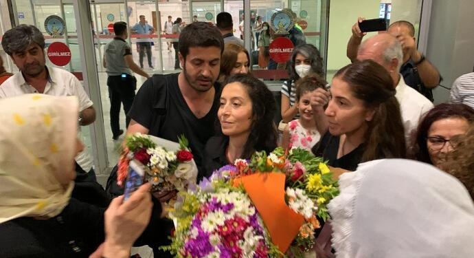 Kürt Yazar Mizgin Aydın memleketinde zılgıtlarla karşılandı