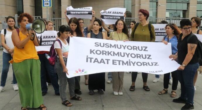 Çıplak arama işkencesi: Polisler hakkında suç duyurusu