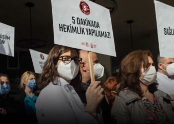 Yıl sonuna kadar 3 bin hekim Türkiye’yi terk edebilir