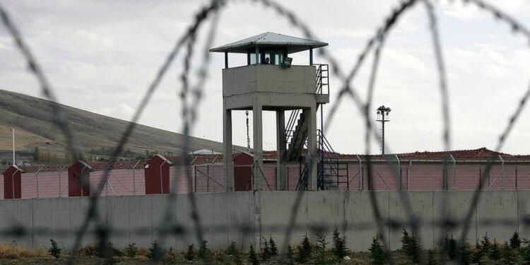 Cezaevlerinde hak ihlalleri: Tecrit, çıplak arama, görüş engeli…