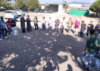 EFT işçileri güvenliği aştı fabrika içinde direnişe başladı