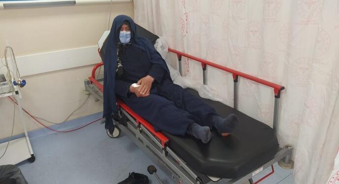 Tutuklu oğlu için nöbet başlatan Gülan Ateş hastaneye kaldırıldı