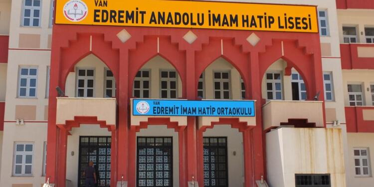 Van’da okullar imam hatipleştirliyor