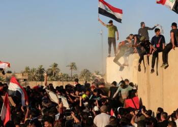 Sadr parlamentonun feshedilmesini istedi