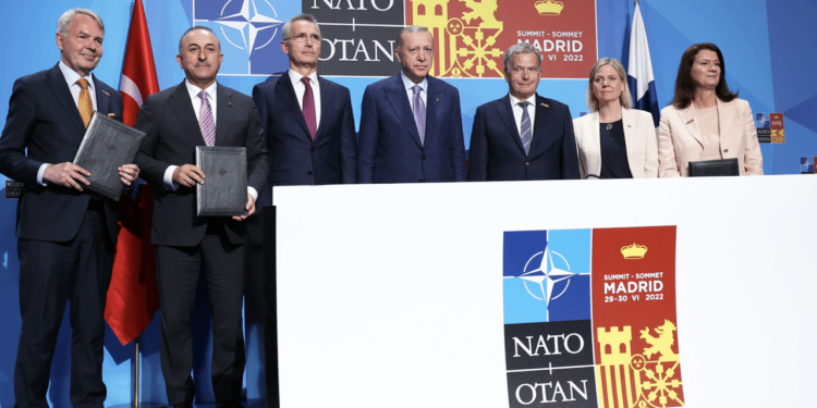 Fransa: Türkiye’nin imzaladığı muhtıra NATO’yu bağlamıyor