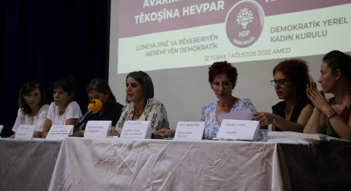 Kadınlardan kayyumlara karşı ortak mücadele paneli