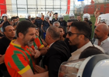 Kemal Kurkut pankartı polisi rahatsız etti!