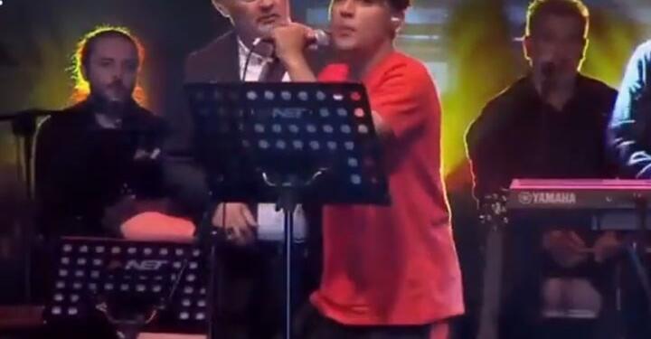 Mikrofonu kapan genç: Konya, uyan artık AK Parti’ye oy verme