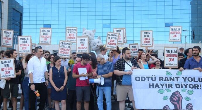 ODTÜ’lü öğrencilerden protesto: Mansur elini ODTÜ’den çek