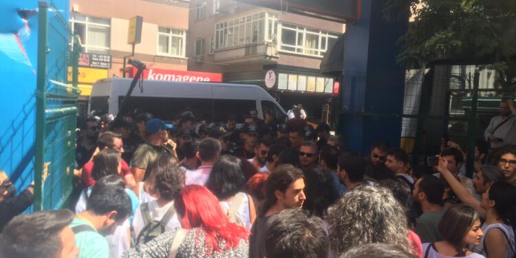 Ankara’da polisten öğretmenlere gazlı müdahale: 8 kişi gözaltında