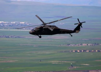 Pakistan’da generalin de içinde olduğu askeri helikopter düştü