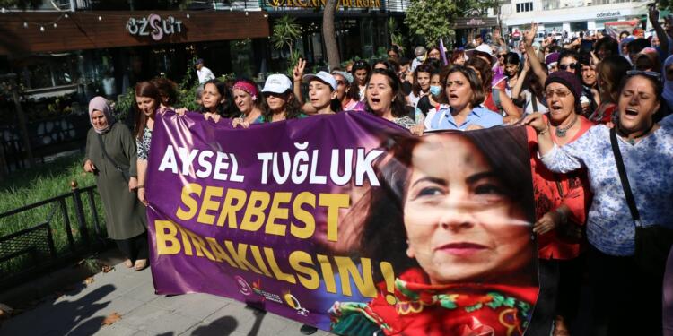 Kamu Denetçiliği Kurumu’na Aysel Tuğluk için başvuru