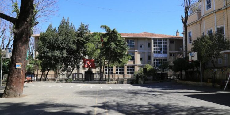 Kürtçe isim ayrımcılığı: Okuldan alınması istendi