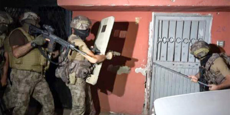 Mersin’de 9 kişi gözaltına alındı