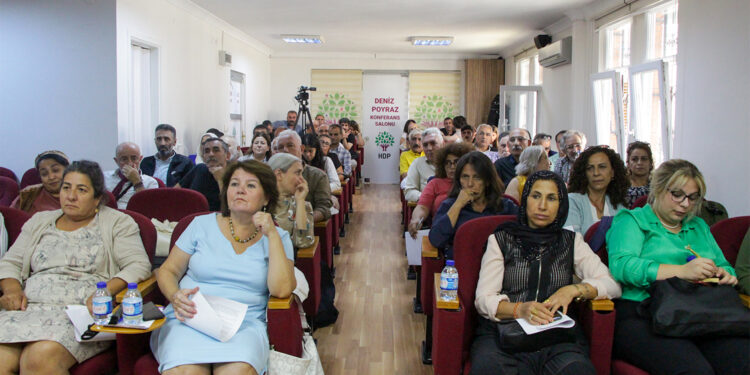 HDP’den 13 başlıkta yerel demokrasi paneli