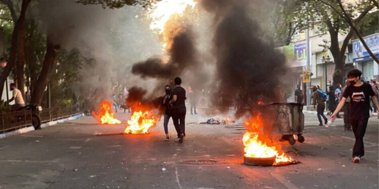 Amini isyanı 146 kente yayıldı, 8 binden fazla gözaltı