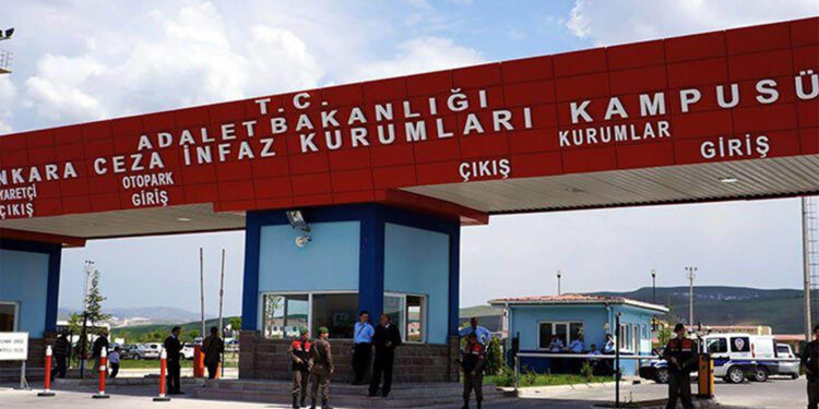 Tutukluya ‘Türkçe konuş’ tehdidi