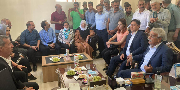 Azerbaycan-Ermenistan çatışması: Ölen asker sayısı 200’ün üzerine çıktı