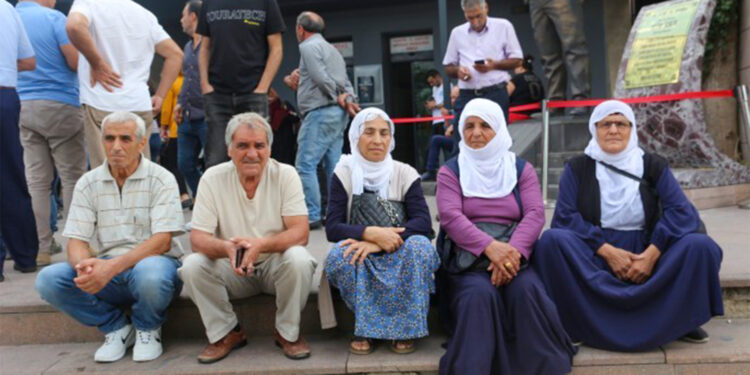 Adalet Nöbeti’nden seslendiler: Barışın anahtarı bizim ellerimizde