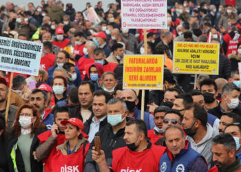 DİSK İzmir’de 4 ilçede greve çıkma hazırlığında