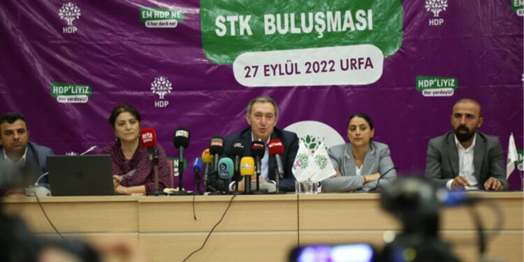 HDP heyeti Urfa’da STÖ’lerle bir araya geldi