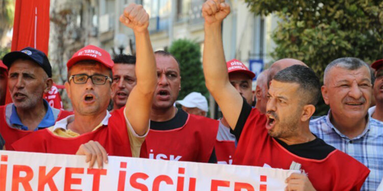 Mersin’de belediye işçileri kadro istiyor