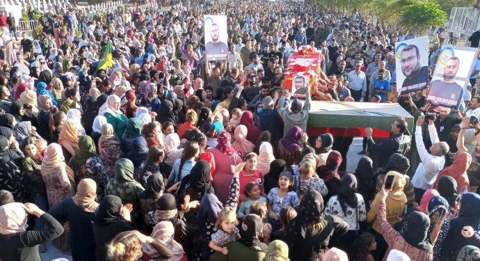 Katledilen Eşbaşkanlara kitlesel tören