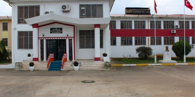 Hasta tutukluya 5 bin TL yemek faturası