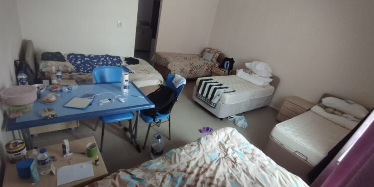 KYK yurdunda bodrum kata yatak konuldu