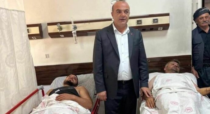 Kesilen ağaçları taşıyan aracın geçişi sırasında patlama