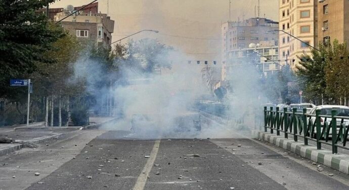 Hengaw: Şîno üzerinde savaş uçakları uçuyor