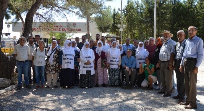 ‘Tecrit kalkmadan demokrasi sağlanamaz’