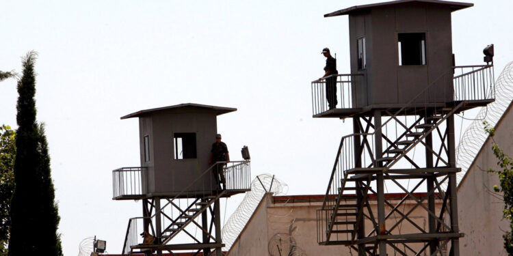 Tutuklulara hücre işkencesi: Can güvenliğimiz yok